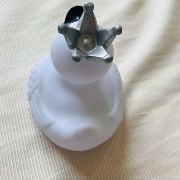 Conrad Tokyo Limited Edition Rubber White Duck Silver Crown Japan Travel Gift - Picture 4 of 5